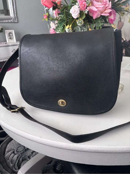 Coach Handbags - Vintage Coach Ranch Bag 9852 Black USA Made Glovetanned Leather Crossbody